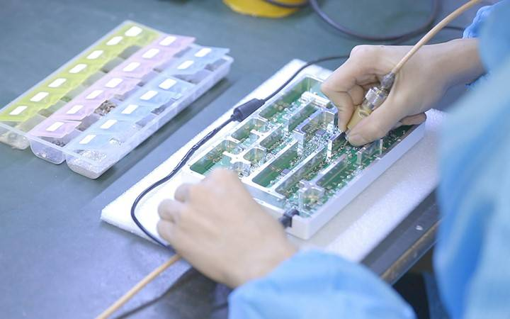 信号放大器如何实现双向放大？